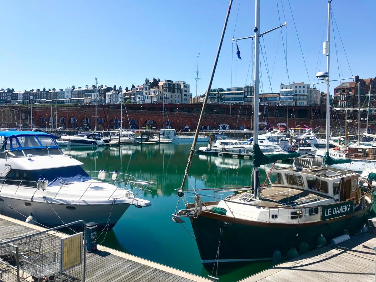 Marina Retreat - Stunning 4 Bedroom, 3 Bathroom House With Harbour Views! Ramsgate Exterior photo